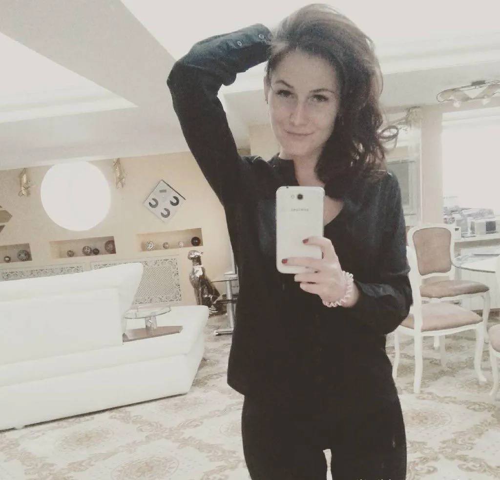 Souriante Laura